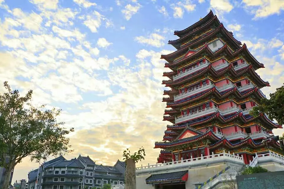 Hejiang Tower beside the river in central Huizhou.