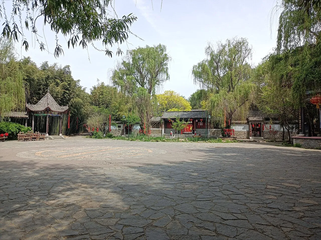 Bamboo Spring Village, Linyi.