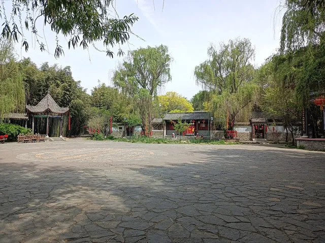 Bamboo Spring Village, Linyi.