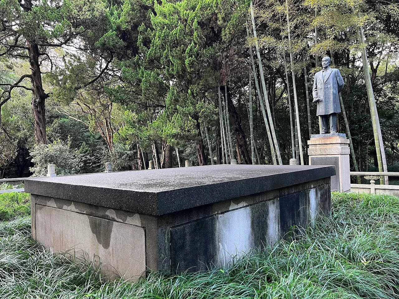 Zhang Jian’s tomb at Se Garden in Nantong.